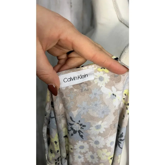 Calvin Klein Women's Floral‎ V-Neck Sleeveless Blouse Size XL Multicolor - Picture 6 of 6